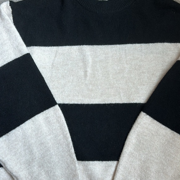 H&M Knit Sweater in Light beige/black striped Size S - Picture 2 of 5